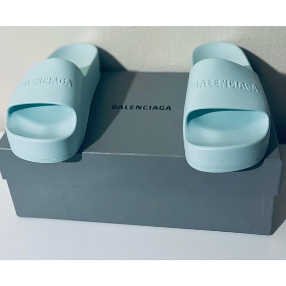 BALENCIAGA PLATFORM SLIDES! NEW WITH BOX & DUST BAGS! - Picture 2 of 12